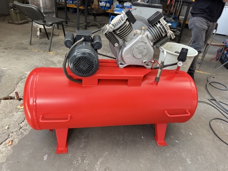 İş Makineleri, Falcon Marka 220 Volt Kompresör 200 Litre