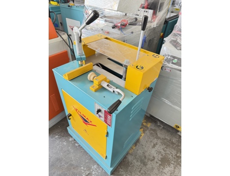 İş Makineleri, Alıştırma Makinaları (Pvc), Yıılmaz Marka, Alüminyum Makinaları , 220 Volt Yılmaz Marka Manuel Kertme Bakımlı