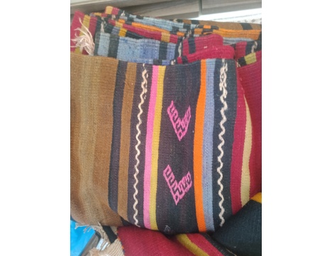 Antika Eşya, Kilim, Kilim , Tamamen El Dokuması Ninemden Kalma Antika Esyadır.