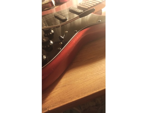 Müzik Aletleri, Diğer Çalgılar, Acil Rockson Elektro Gitar