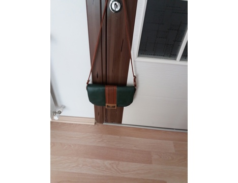 Giyim Eşyası, Kemer, Çanta, Cüzdan, Bayan Çantaları , Farklı Renk ve Boyutlarda Çantalar