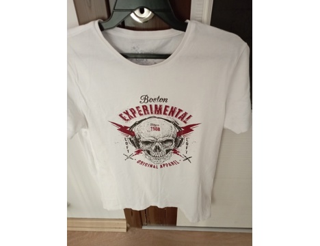 Giyim Eşyası, Erkek T-Shirt, Farklı Bedenlerde, Erkek Tişörtleri , Farklı Renk ve Beden Tişörtler