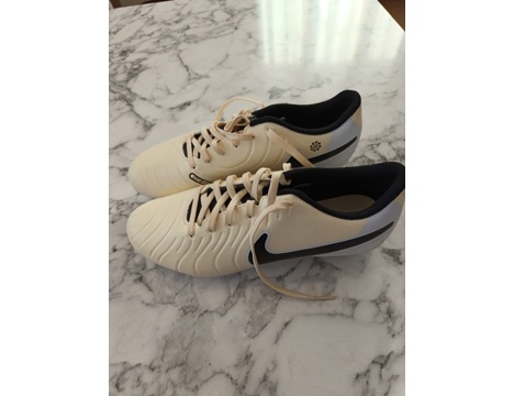Giyim Eşyası, Diğer Giyim Eşyaları, Nike Tiempo Legend 10 Krampon