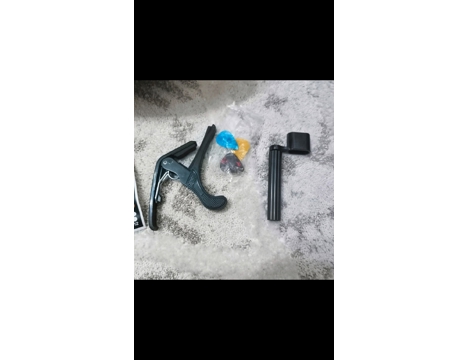 Müzik Aletleri, Sıfır Kullanılmamış Gitar