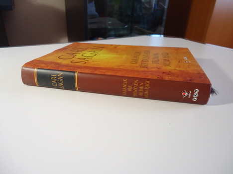 Kitap, Dergi, Kaynak Kitaplar, Carl Sagan -Karanlık Bir Dünyada Bilimin Mum Işığı
