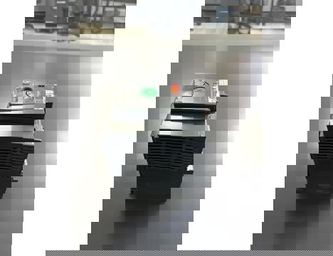 İş Makineleri, Invertör, Schneider Atv310hu15n4a 1.5Kw 3 Faz Sürücü