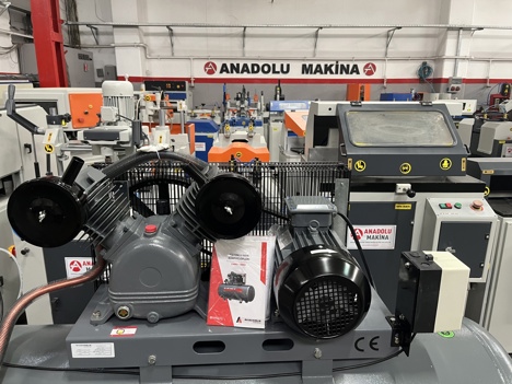 İş Makineleri, Kompresör, Kompresör , Dalgakıran Marka 500 Litre 5.5 Hp 8 Bar Yeni