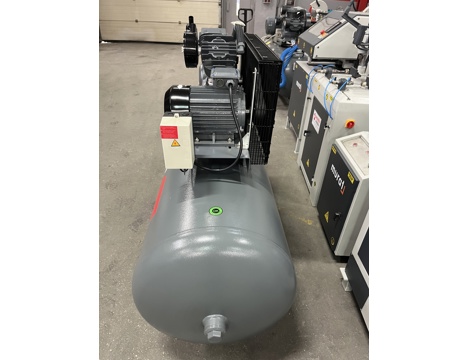 İş Makineleri, Kompresör, Kompresör , Dalgakıran Marka 500 Litre 5.5 Hp 8 Bar Yeni