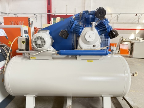 İş Makineleri, Kompresör, Kompresör , 2. El Lupamat Marka 500 Litre 10 Hp Panolu 12 Bar