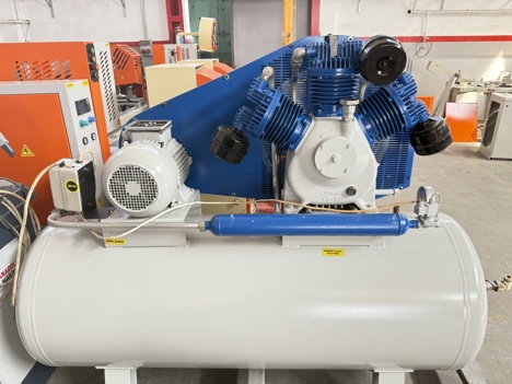 İş Makineleri, Kompresör, Kompresör , 2. El Lupamat Marka 500 Litre 10 Hp Panolu 12 Bar