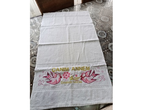 Giyim Eşyası, Kemer, Çanta, Cüzdan, Beyaz Konvansiyonel Havlu, Üzerinde İki Pembe Kuş