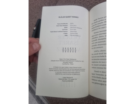 Kitap, Dergi, Romanlar (Yabancı Yazarlar), Molly Thynne Ölüler İşaret Vermez Polisiye Roman Sıfır İstan