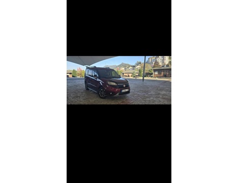 Vasıta, Kamyon, Kamyonet, Fiat, 2022 Doblo Trekkıng – Hatasız & Full Depo!