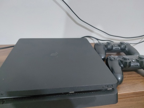 Elektronik Eşya, Oyun Konsolları, Sony Ps4 Slim Kutulu Çift Kol Sahibinden Mersin