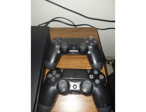 Elektronik Eşya, Oyun Konsolları, Sony Ps4 Slim Kutulu Çift Kol Sahibinden Mersin