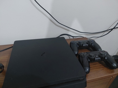 Elektronik Eşya, Oyun Konsolları, Sony Ps4 Slim Kutulu Çift Kol Sahibinden Mersin