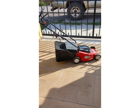 Ev, Bahçe Eşyaları, Bahçe Aletleri, Elektrikli Çim Biçme Makinesi İkinci El 5.500 Tl Antalya