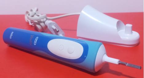 Diğerleri, Epilasyon, Cilt Bakım, Oral-B Vitality D12 Şarjlı Diş Fırçası (Yeni Gibi)