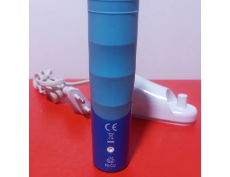 Diğerleri, Epilasyon, Cilt Bakım, Oral-B Vitality D12 Şarjlı Diş Fırçası (Yeni Gibi)