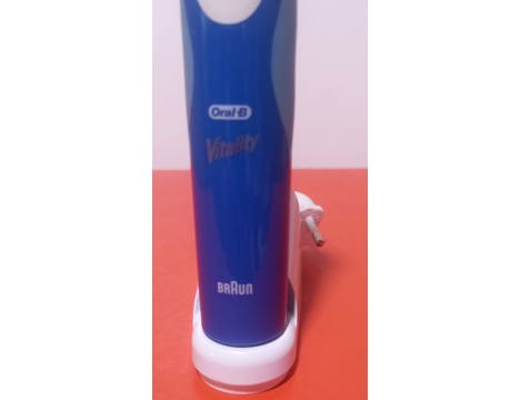 Diğerleri, Epilasyon, Cilt Bakım, Oral-B Vitality D12 Şarjlı Diş Fırçası (Yeni Gibi)